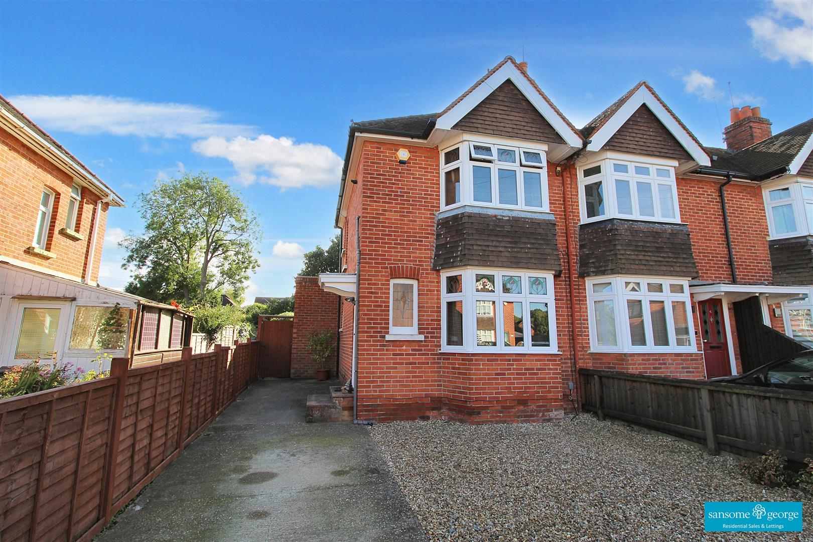 2 bed property in Glenwood Drive, Tilehurst